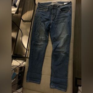 Women’s Levi’s Size 28 Denim Blue Mid Rise Jeans